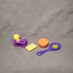 Monster High Vampire Family Kitchen Play Set Accessories Pan, Ice Cream, Bowl